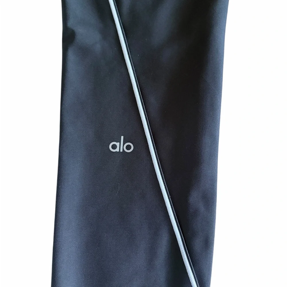 Alo Yoga Airlift High-Waist Haven Leggings size Medium NWT!!